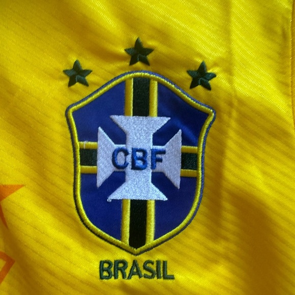 VTG Retro Umbro 1994 World Cup Brazil National Football Jersey Size: S - Picture 3 of 5